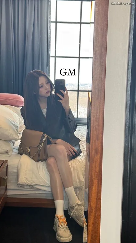 Yuna - ITZY (유나, Shin Yu Na) photo 9 of 1698