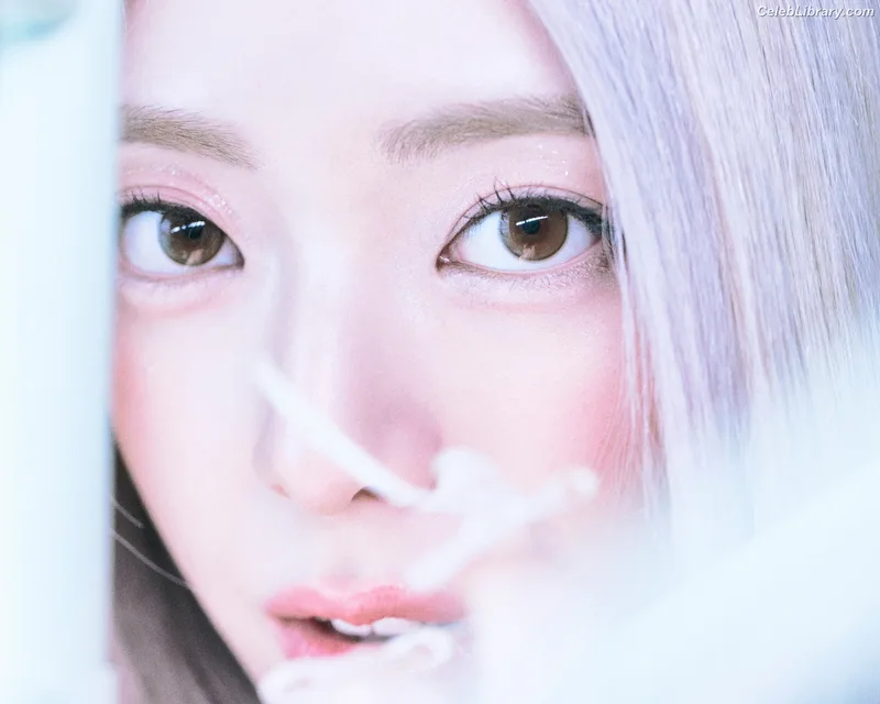 Yuna - ITZY (유나, Shin Yu Na) photo 10 of 1698