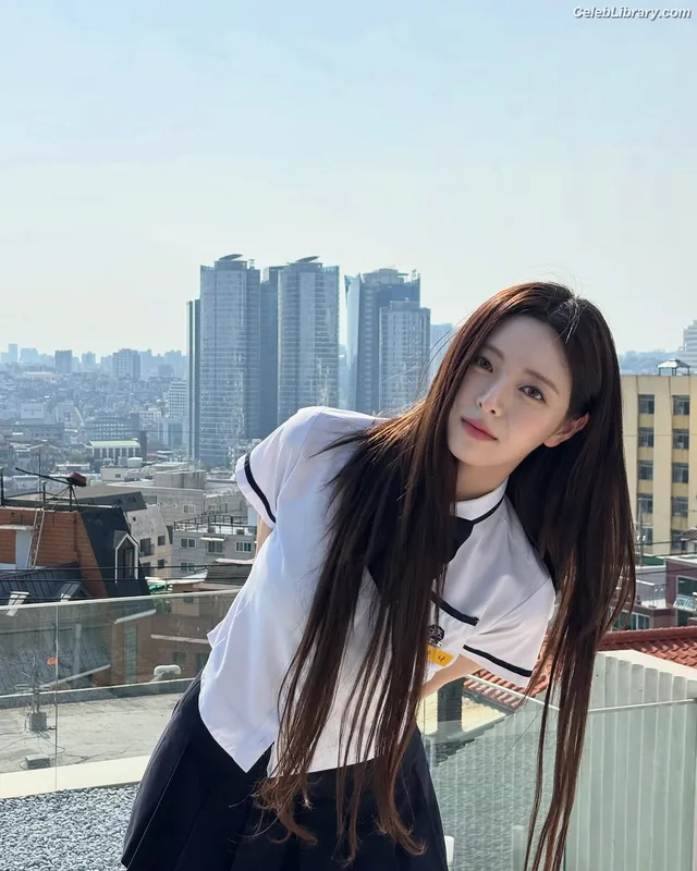 Yuna - ITZY (유나, Shin Yu Na) photo 13 of 1698