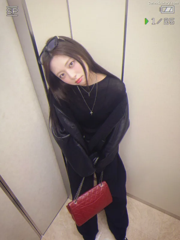 Yuna - ITZY (유나, Shin Yu Na) photo 15 of 1698
