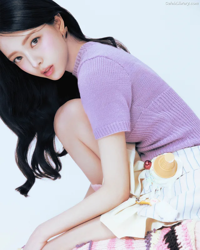 Yuna - ITZY (유나, Shin Yu Na) photo 16 of 1698