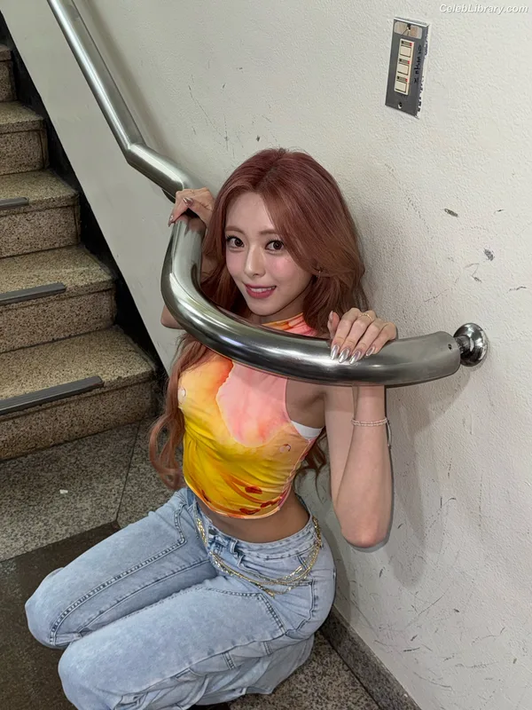 Yuna - ITZY (유나, Shin Yu Na) photo 4 of 1698