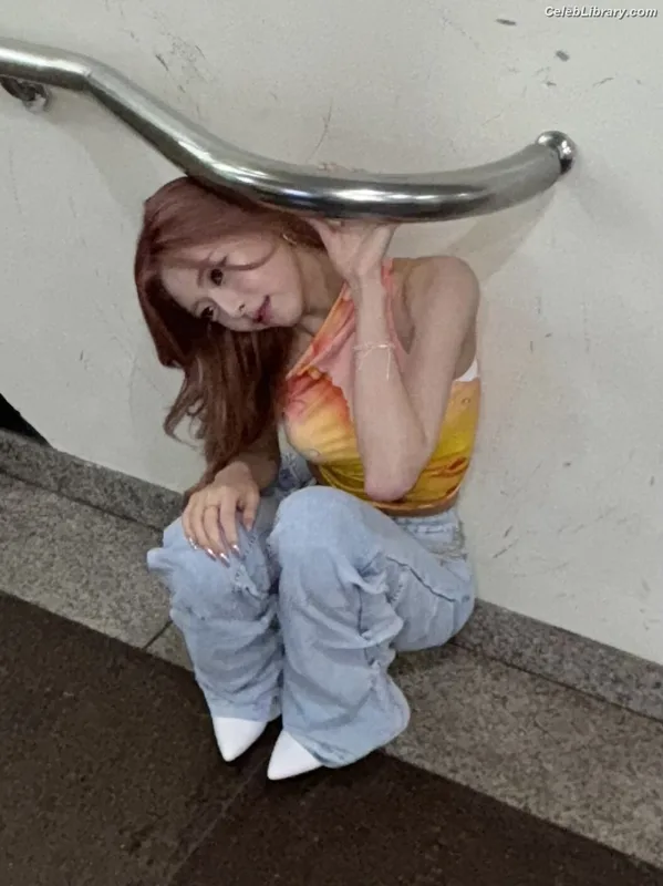 Yuna - ITZY (유나, Shin Yu Na) photo 5 of 1698