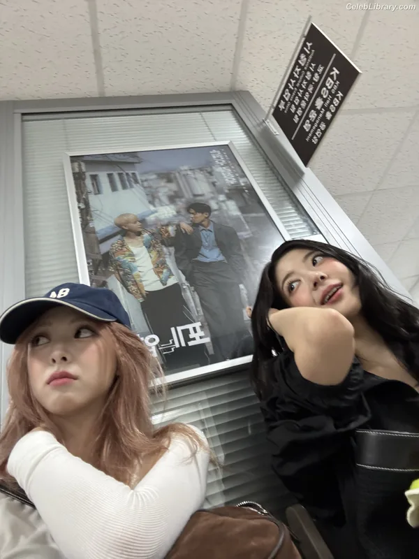 Yuna - ITZY (유나, Shin Yu Na) photo 22 of 1698