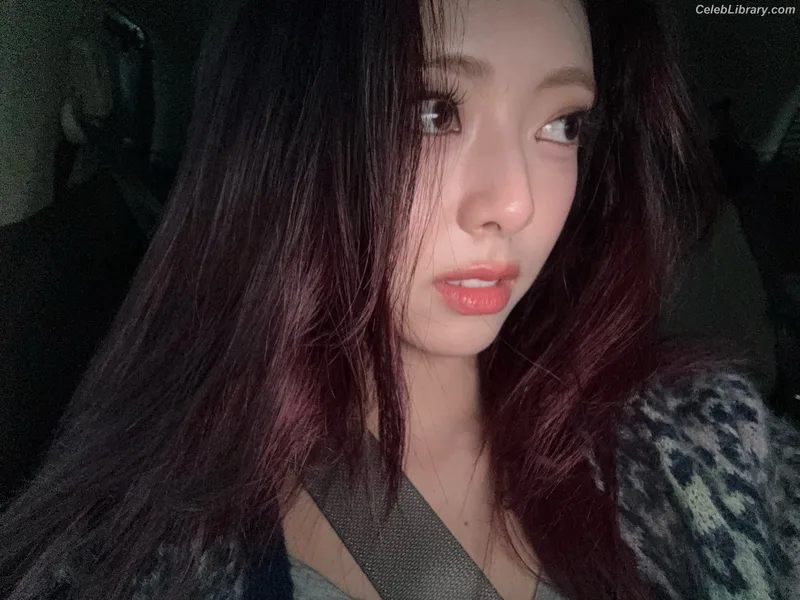 Yuna - ITZY (유나, Shin Yu Na) photo 10 of 1698