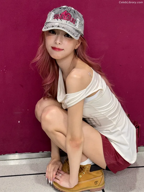 Yuna - ITZY (유나, Shin Yu Na) photo 18 of 1698
