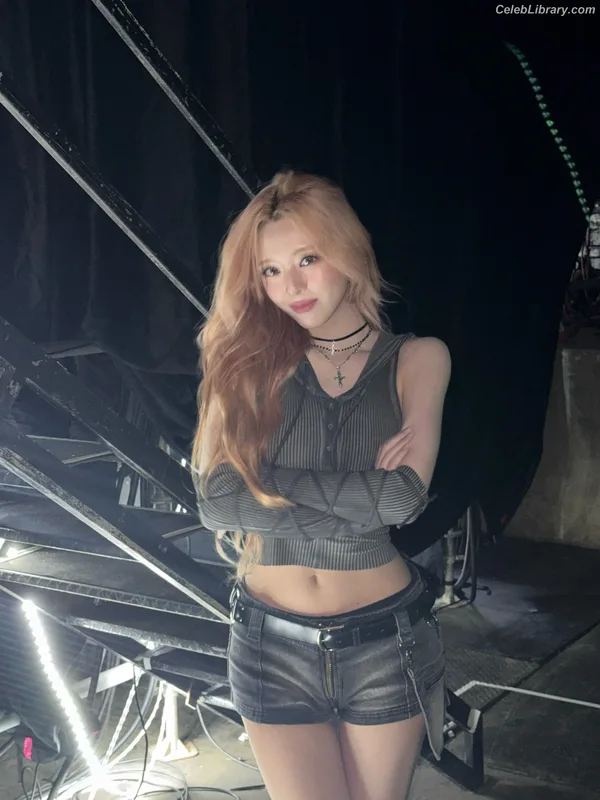 Yuna - ITZY (유나, Shin Yu Na) photo 3 of 1698