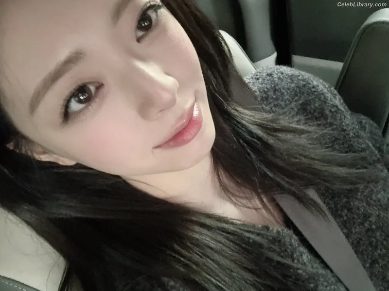 Yuna - ITZY (유나, Shin Yu Na) photo 7 of 1698