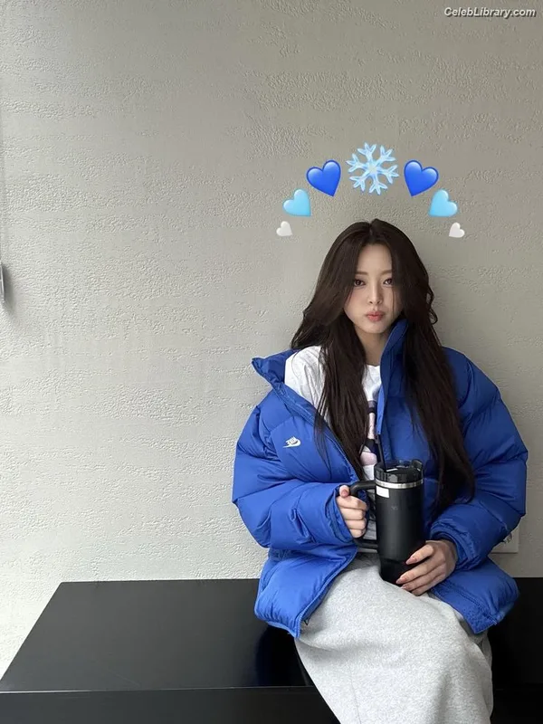 Yuna - ITZY (유나, Shin Yu Na) photo 5 of 1698