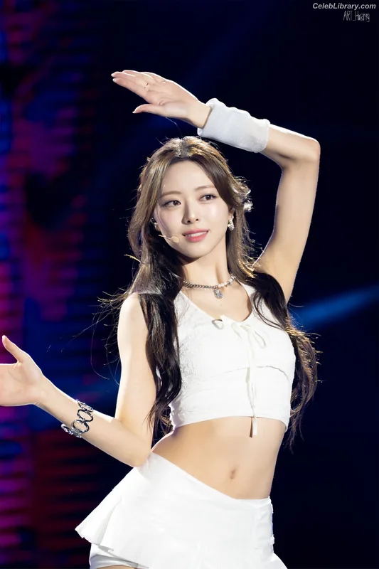 Yuna - ITZY (유나, Shin Yu Na) photo 16 of 1698
