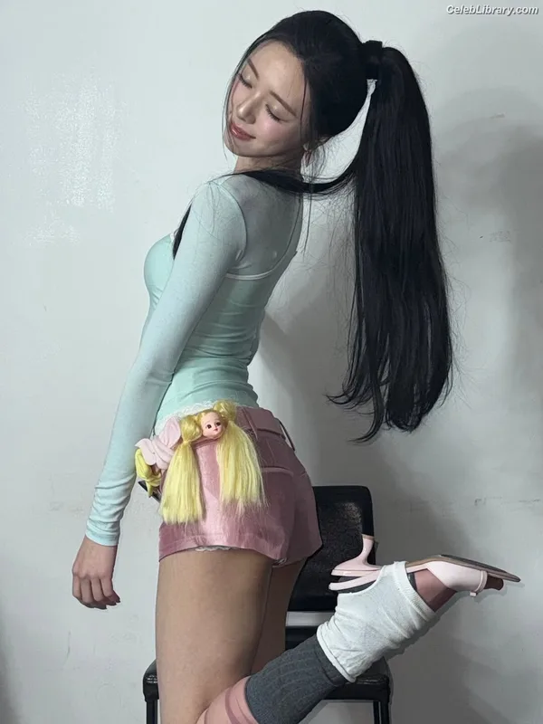 Yuna - ITZY (유나, Shin Yu Na) photo 13 of 1698