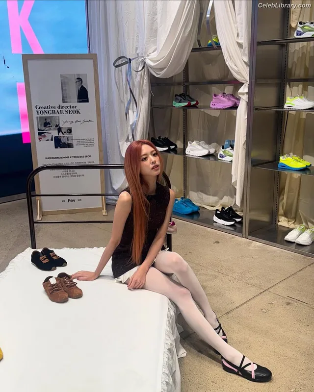 Yuna - ITZY (유나, Shin Yu Na) photo 23 of 1698
