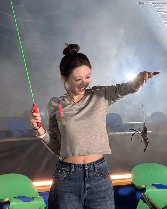 Yuna - ITZY (유나, Shin Yu Na) photo 13 of 1698