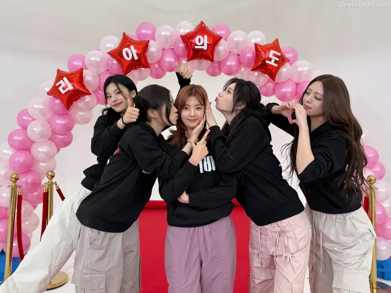 Yuna - ITZY (유나, Shin Yu Na) photo 4 of 1698