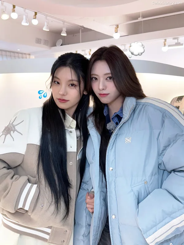 Yuna - ITZY (유나, Shin Yu Na) photo 5 of 1698