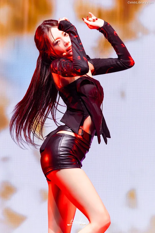 Yuna - ITZY (유나, Shin Yu Na) photo 4 of 1698