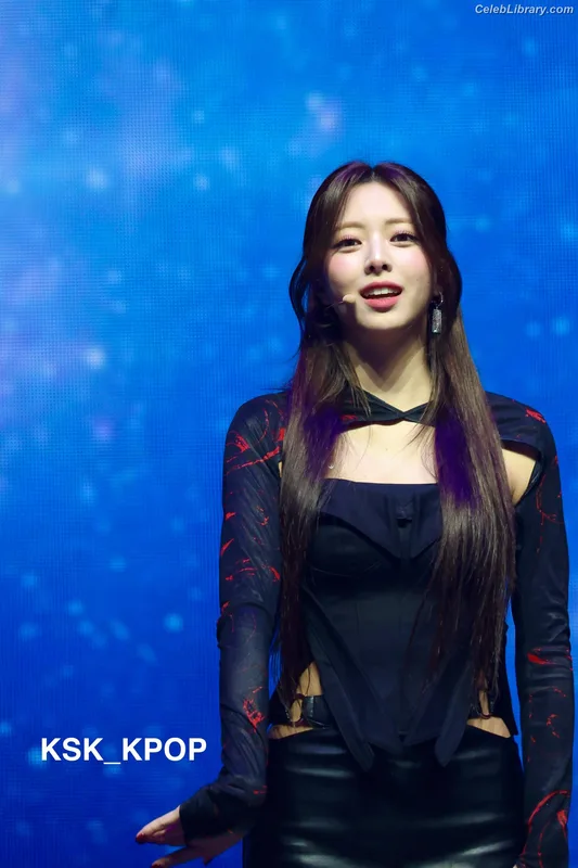 Yuna - ITZY (유나, Shin Yu Na) photo 8 of 1698