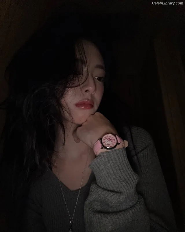 Yuna - ITZY (유나, Shin Yu Na) photo 15 of 1698