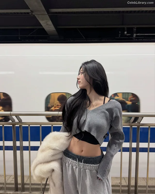 Yuna - ITZY (유나, Shin Yu Na) photo 18 of 1698