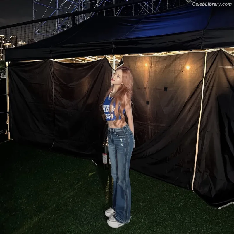 Yuna - ITZY (유나, Shin Yu Na) photo 3 of 1698