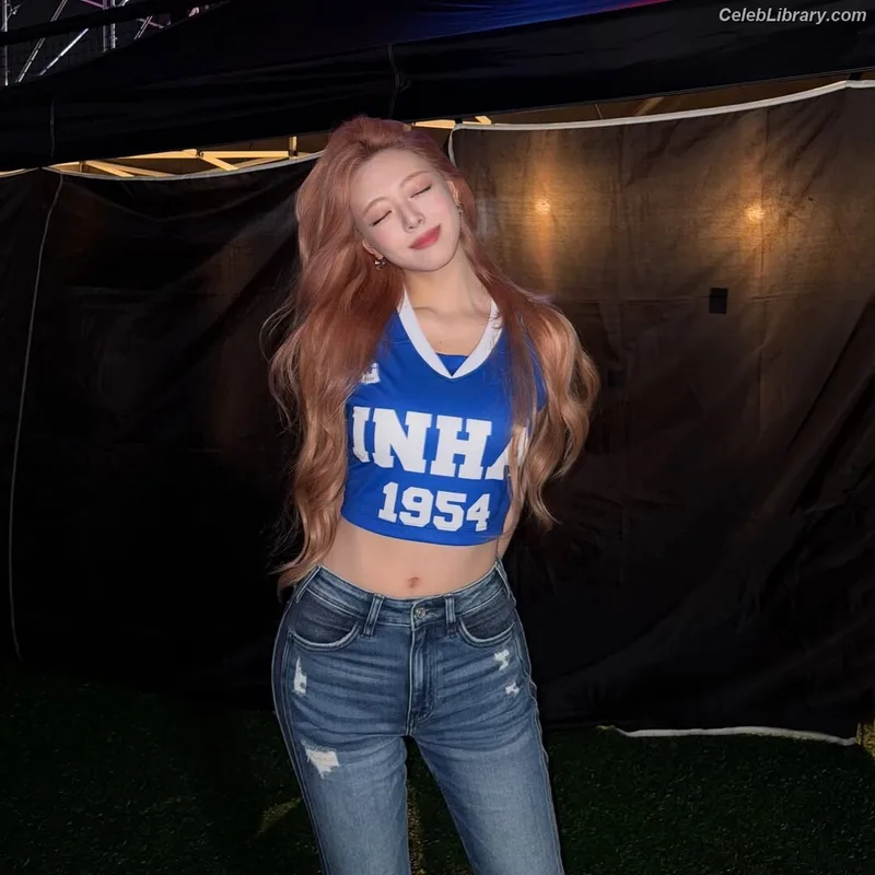 Yuna - ITZY (유나, Shin Yu Na) photo 6 of 1698