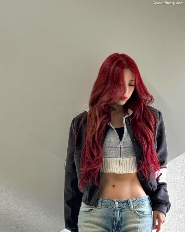 Yuna - ITZY (유나, Shin Yu Na) photo 16 of 1698