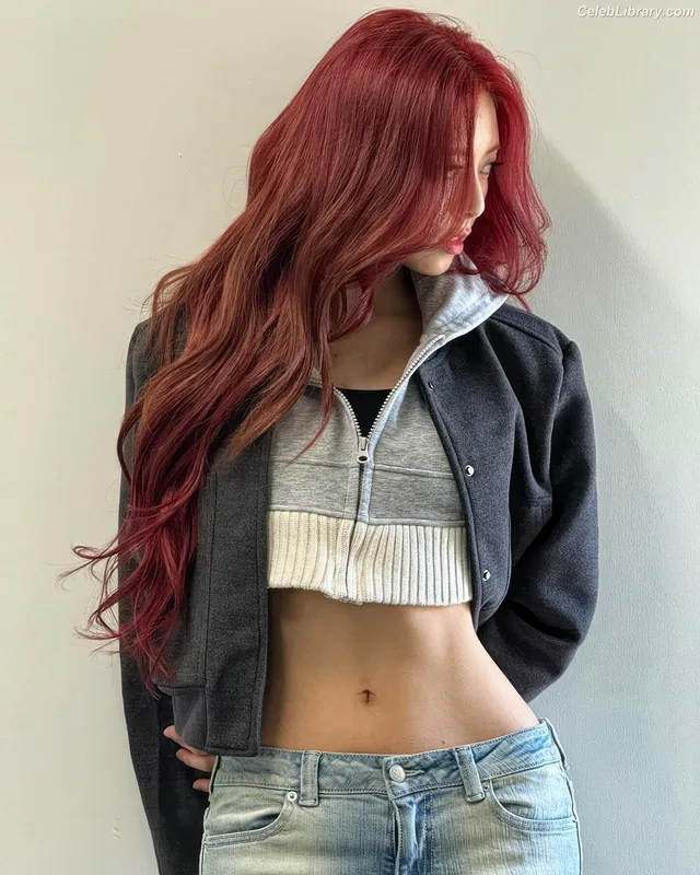 Yuna - ITZY (유나, Shin Yu Na) photo 19 of 1698