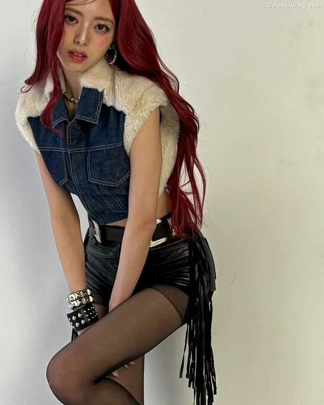 Yuna - ITZY (유나, Shin Yu Na) photo 23 of 1698