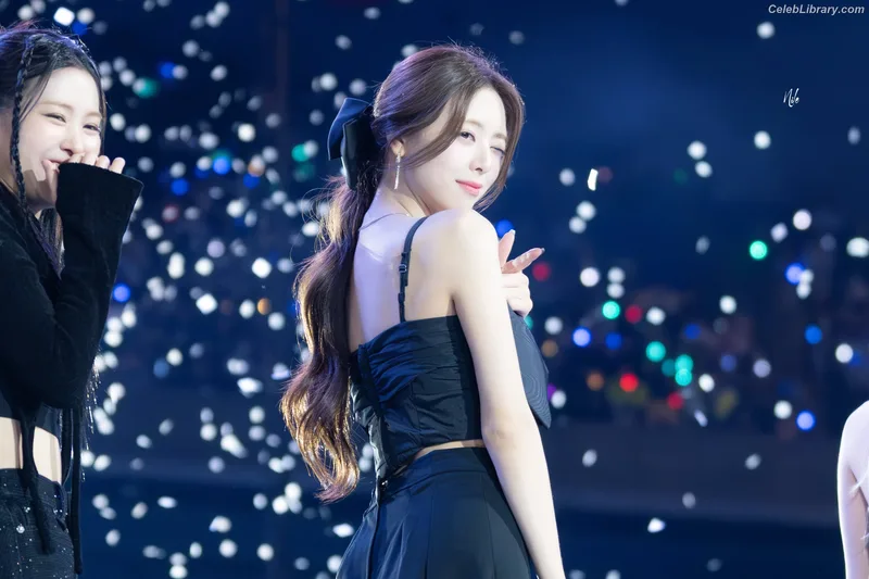 Yuna - ITZY (유나, Shin Yu Na) photo 12 of 1698