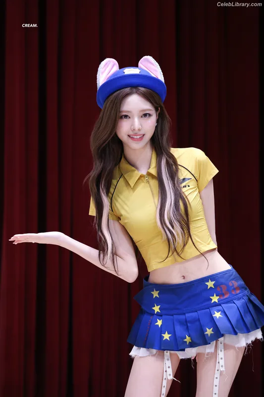 Yuna - ITZY (유나, Shin Yu Na) photo 17 of 1698