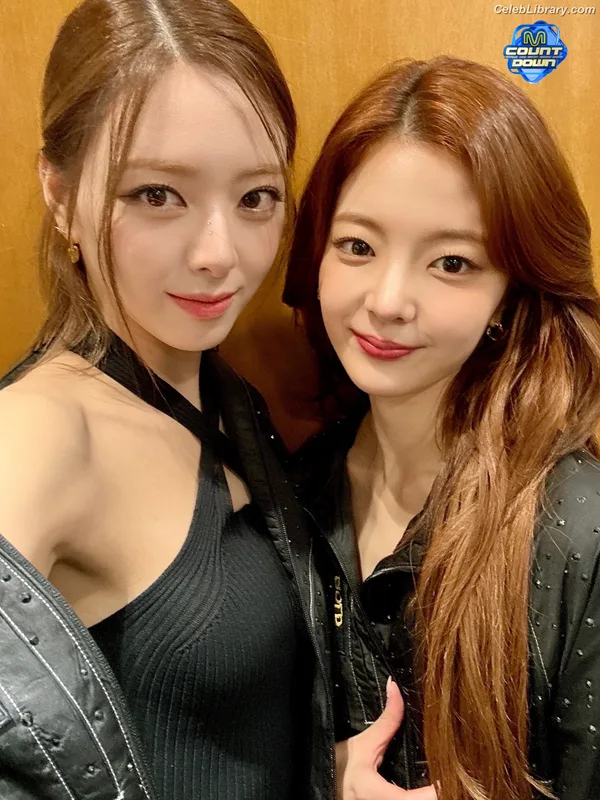 Yuna - ITZY (유나, Shin Yu Na) photo 20 of 1698