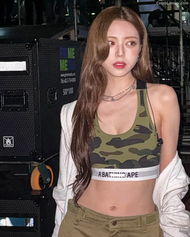 Yuna - ITZY (유나, Shin Yu Na) photo 23 of 1698