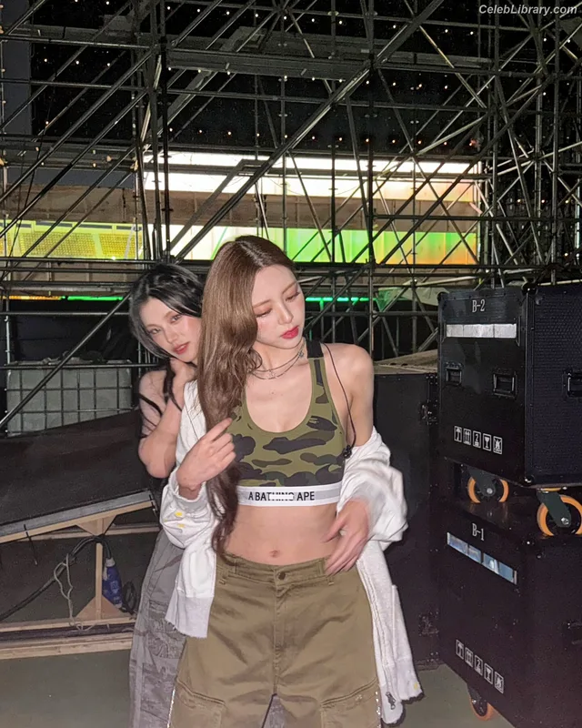 Yuna - ITZY (유나, Shin Yu Na) photo 2 of 1698
