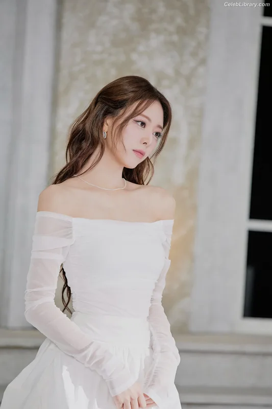 Yuna - ITZY (유나, Shin Yu Na) photo 4 of 1698