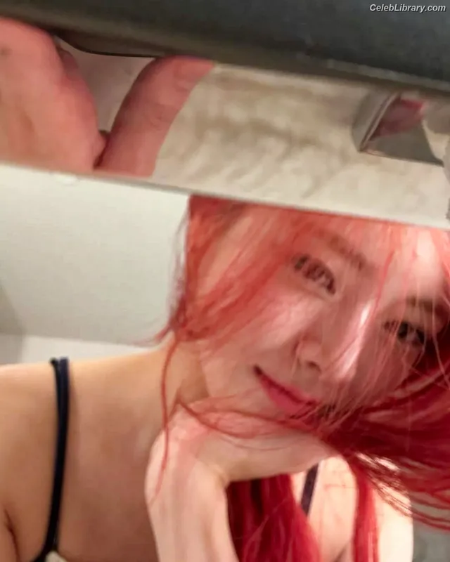Yuna - ITZY (유나, Shin Yu Na) photo 13 of 1698