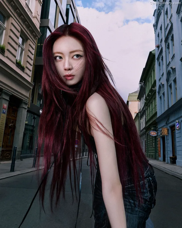 Yuna - ITZY (유나, Shin Yu Na) photo 20 of 1698