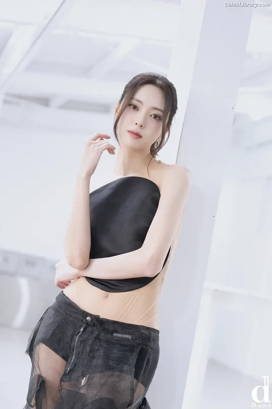 Yuna - ITZY (유나, Shin Yu Na) photo 9 of 1698