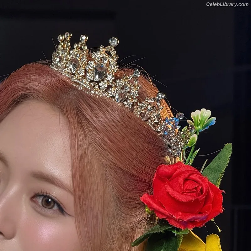 Yuna - ITZY (유나, Shin Yu Na) photo 3 of 1698