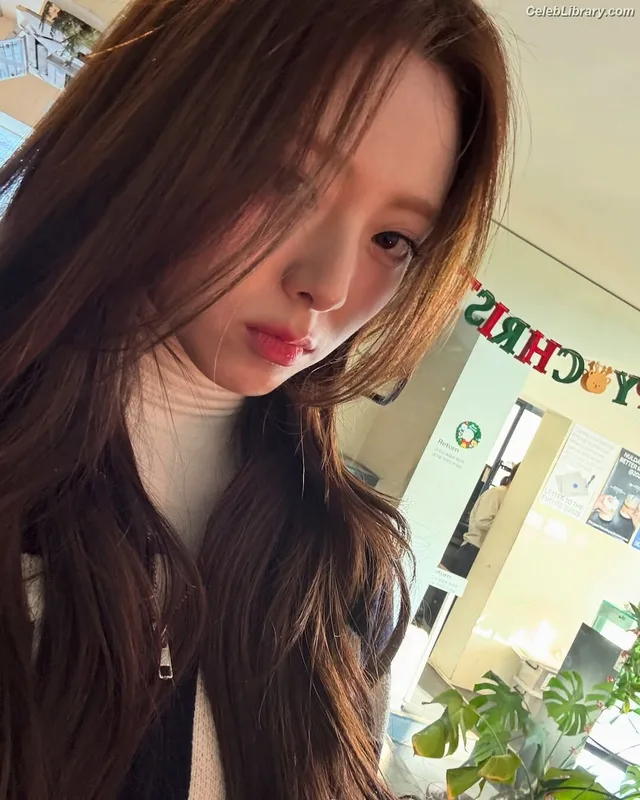 Yuna - ITZY (유나, Shin Yu Na) photo 8 of 1698