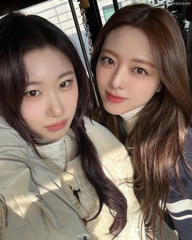 Yuna - ITZY (유나, Shin Yu Na) photo 9 of 1698
