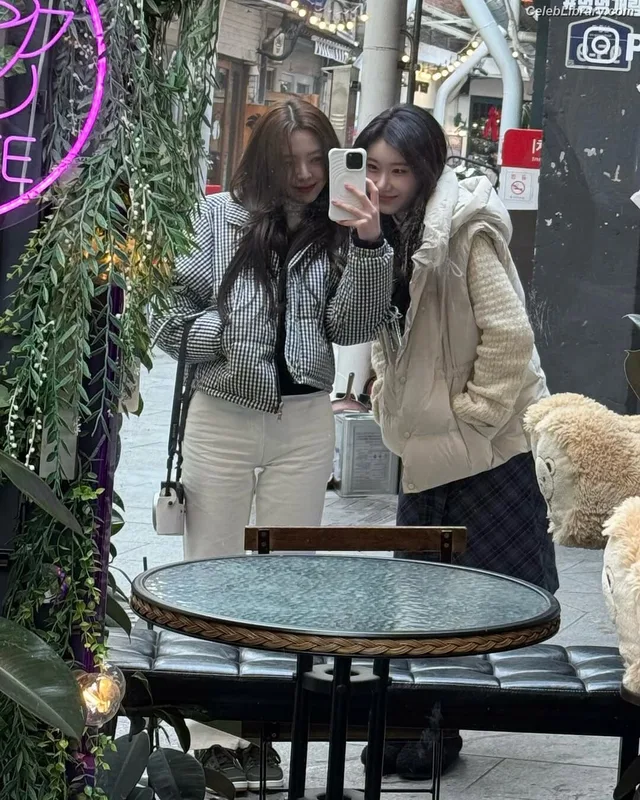 Yuna - ITZY (유나, Shin Yu Na) photo 12 of 1698
