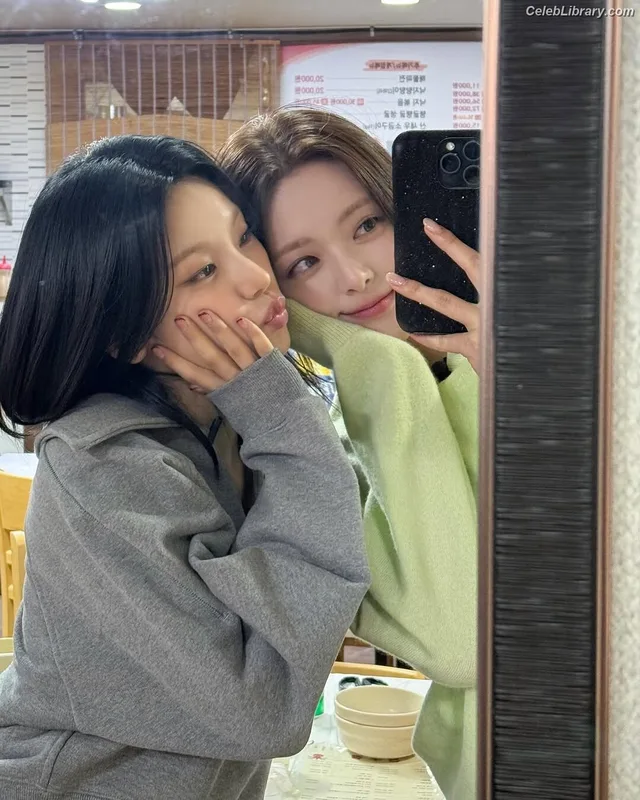 Yuna - ITZY (유나, Shin Yu Na) photo 17 of 1698