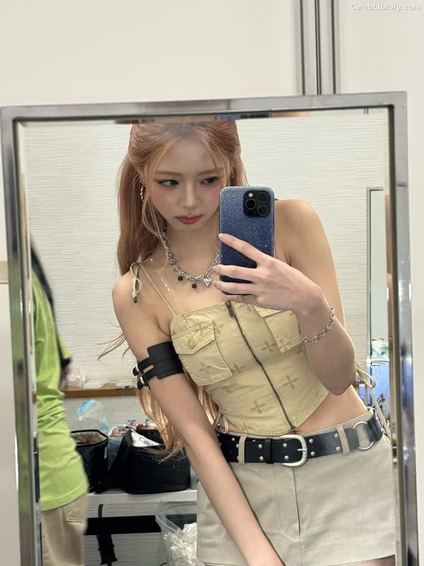Yuna - ITZY (유나, Shin Yu Na) photo 18 of 1698