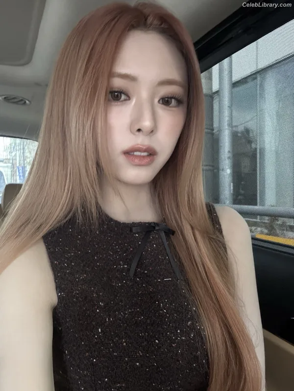 Yuna - ITZY (유나, Shin Yu Na) photo 6 of 1698