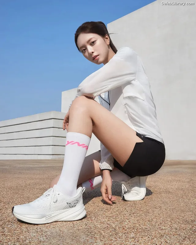 Yuna - ITZY (유나, Shin Yu Na) photo 10 of 1698