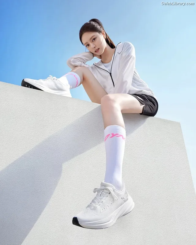 Yuna - ITZY (유나, Shin Yu Na) photo 14 of 1698