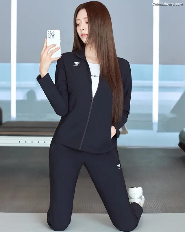 Yuna - ITZY (유나, Shin Yu Na) photo 16 of 1698