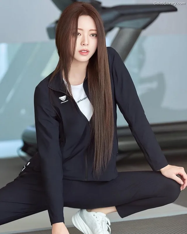 Yuna - ITZY (유나, Shin Yu Na) photo 18 of 1698