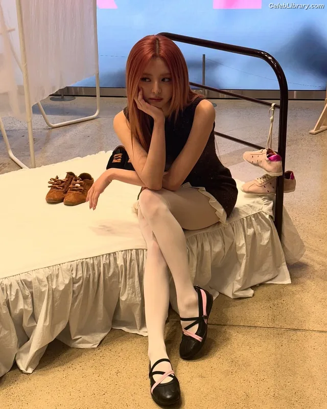 Yuna - ITZY (유나, Shin Yu Na) photo 3 of 1698
