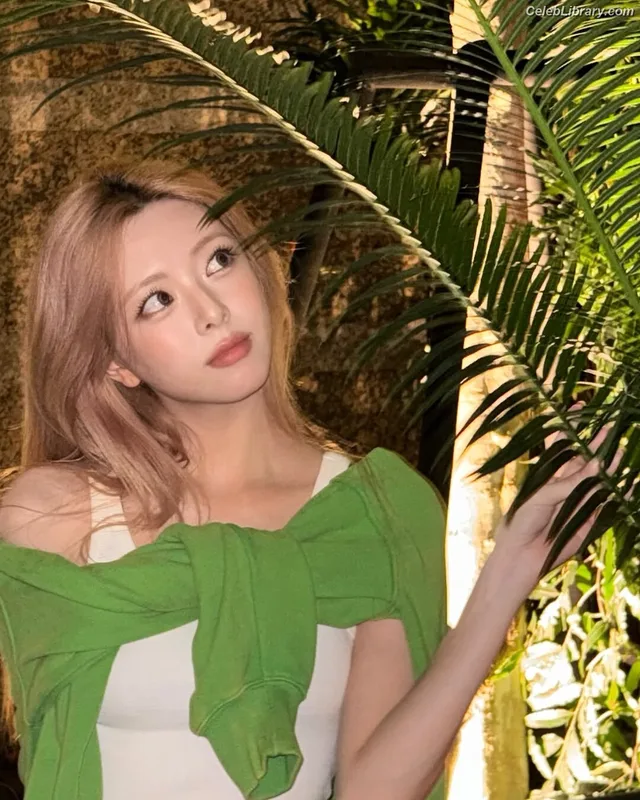 Yuna - ITZY (유나, Shin Yu Na) photo 21 of 1698